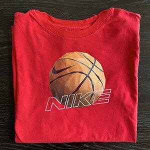 NIKE 🏀 short sleeve graphic tee. Youth size XL